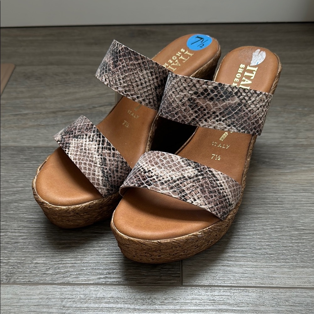 Women's Snakeskin Wedge Sandals - Brown